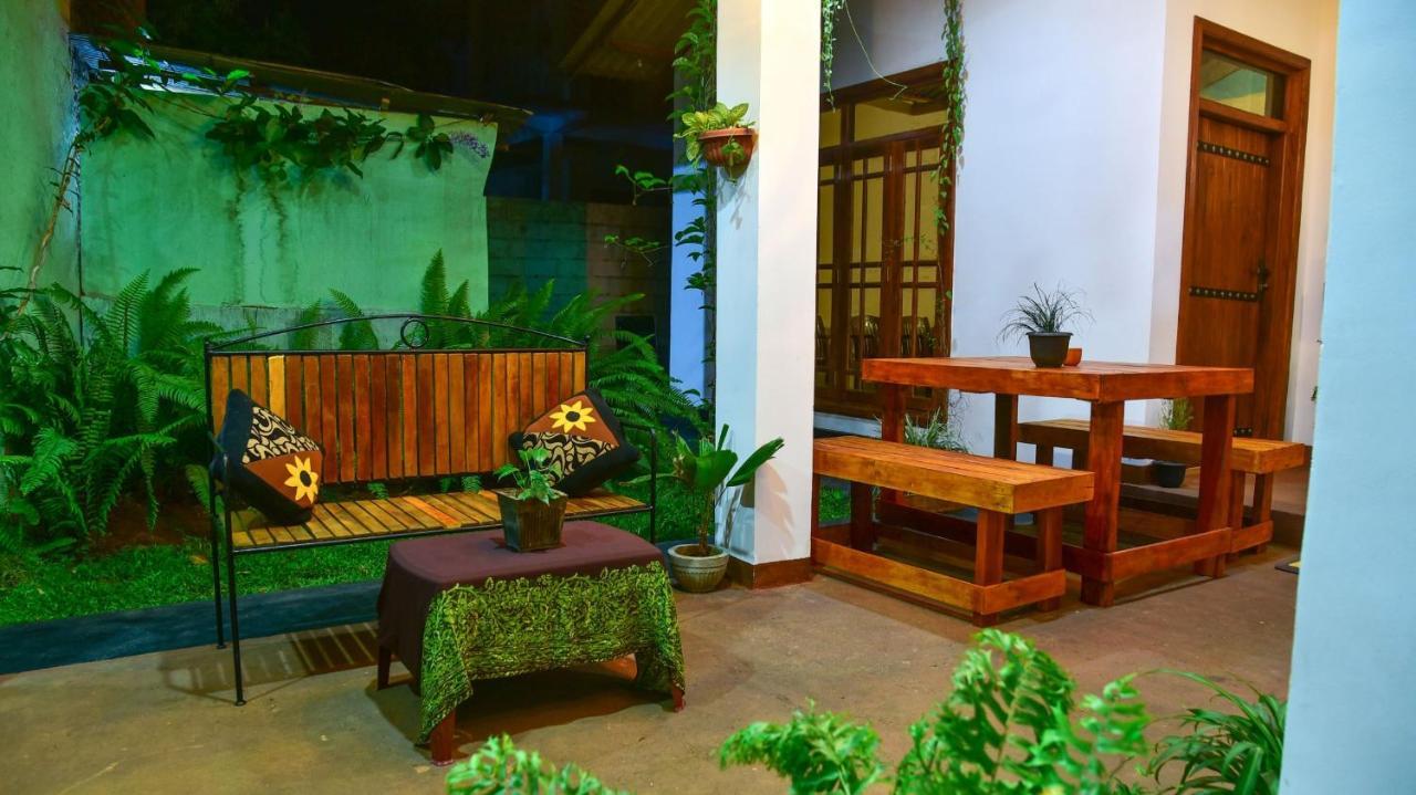 Menara Green Inn Dambulla Exterior photo