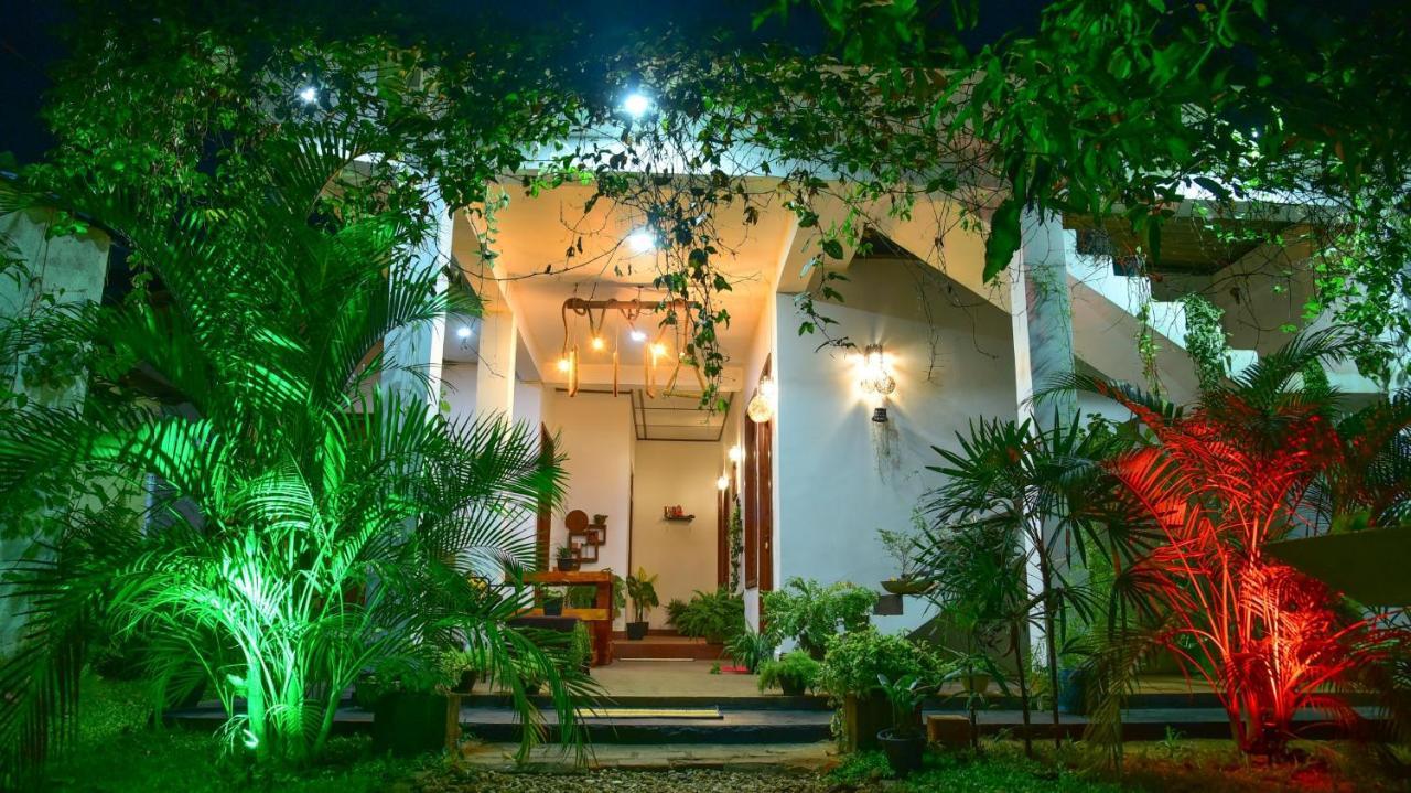 Menara Green Inn Dambulla Exterior photo